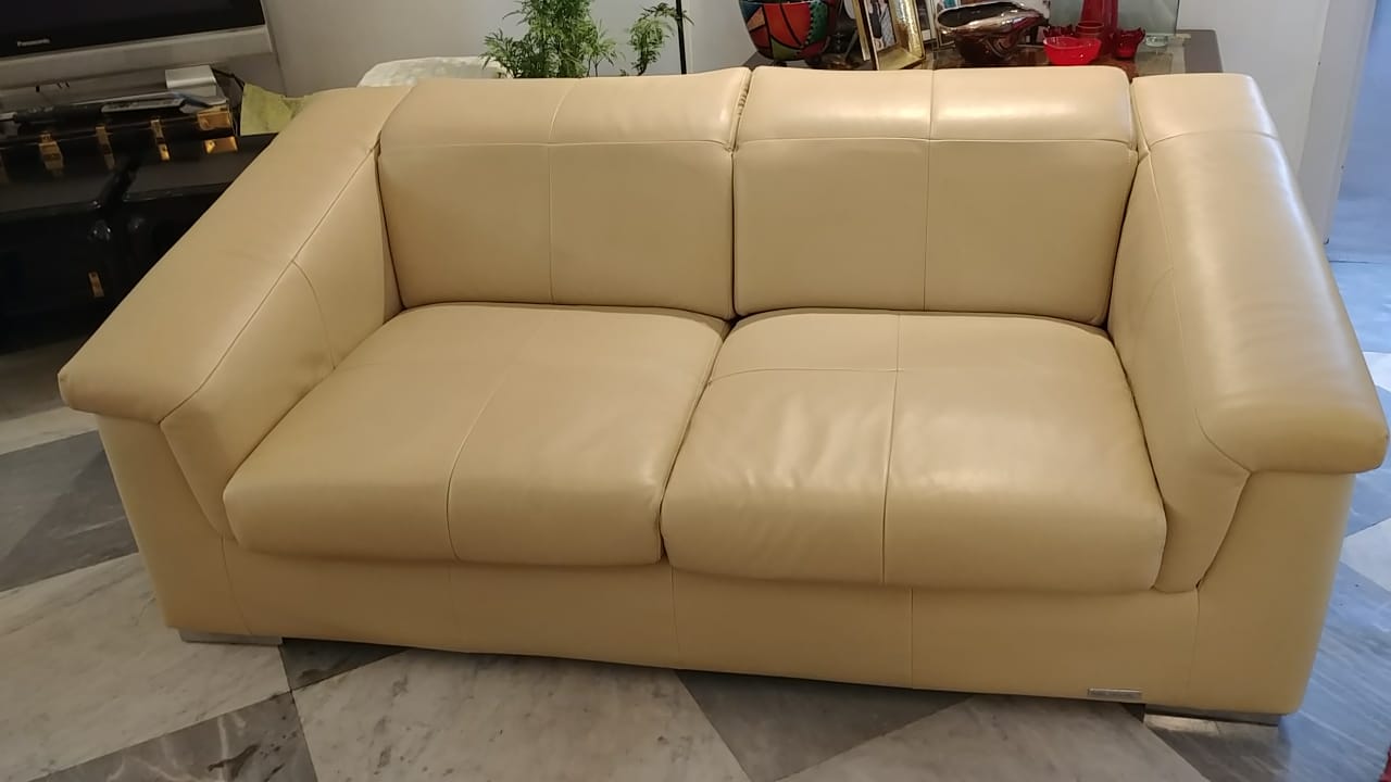 Leather sofa cleaning after cleaning and polishing